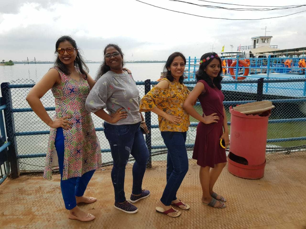 Yespovians having fun